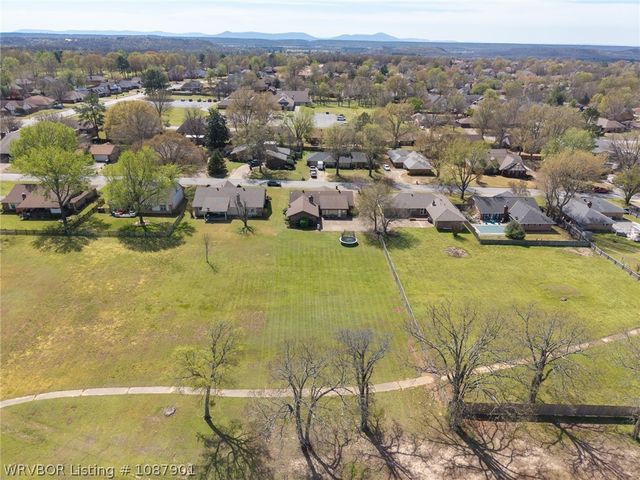 2617 Roxbury Lane, Fort Smith, AR 72908