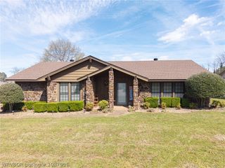 2617 Roxbury Lane, Fort Smith, AR 72908