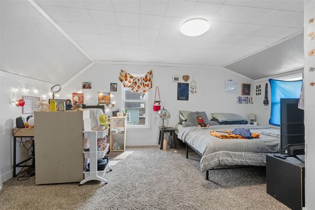 828 8th Avenue SW, Cedar Rapids, IA 52404