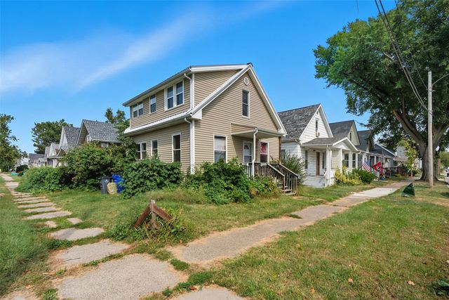 828 8th Avenue SW, Cedar Rapids, IA 52404