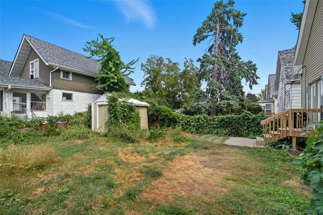 828 8th Avenue SW, Cedar Rapids, IA 52404