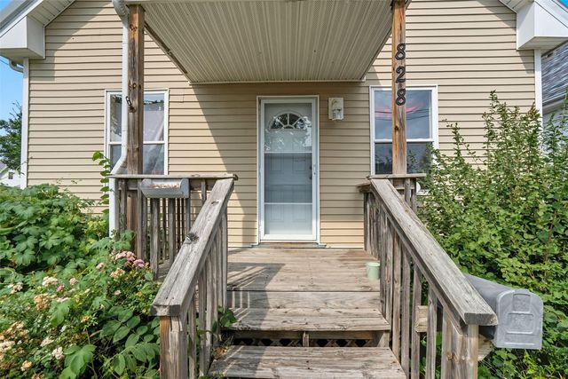 828 8th Avenue SW, Cedar Rapids, IA 52404