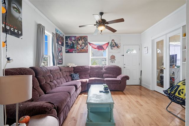 828 8th Avenue SW, Cedar Rapids, IA 52404