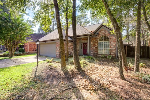 56 E Village Knoll Circle, The Woodlands, TX 77381