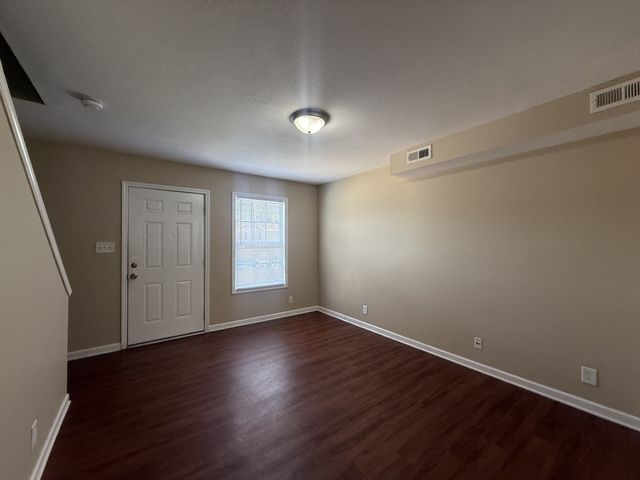 808 Oak Arbor Ct, Clarksville, TN 37040