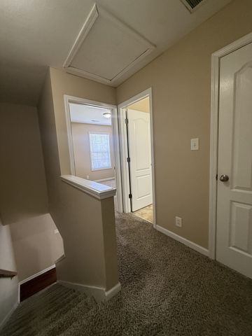 808 Oak Arbor Ct, Clarksville, TN 37040