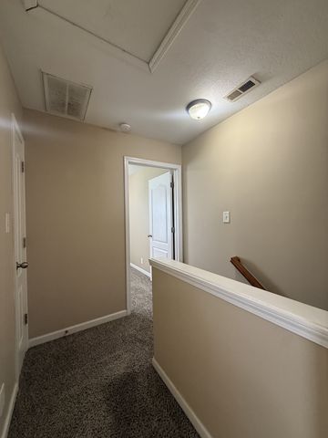 808 Oak Arbor Ct, Clarksville, TN 37040