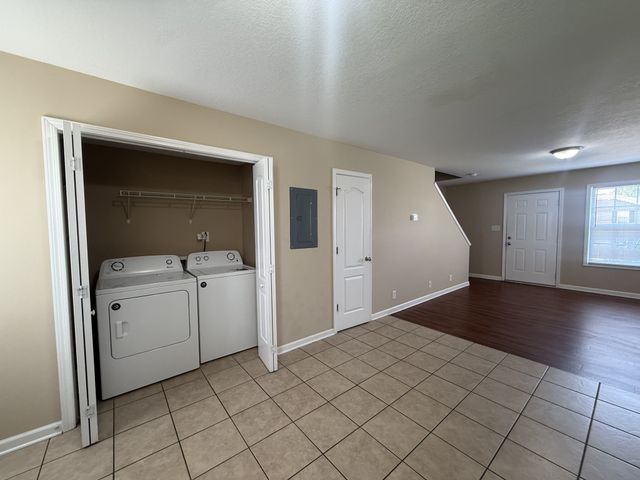 808 Oak Arbor Ct, Clarksville, TN 37040