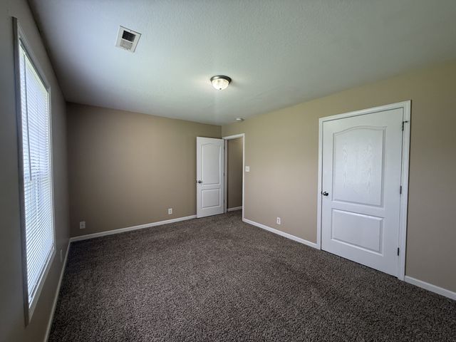808 Oak Arbor Ct, Clarksville, TN 37040