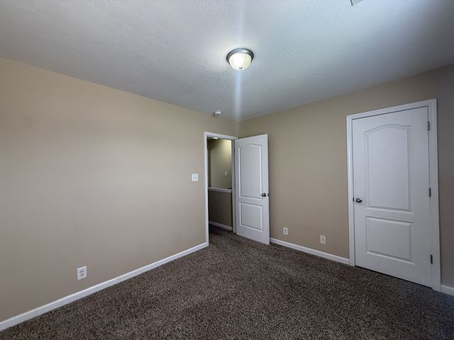 808 Oak Arbor Ct, Clarksville, TN 37040