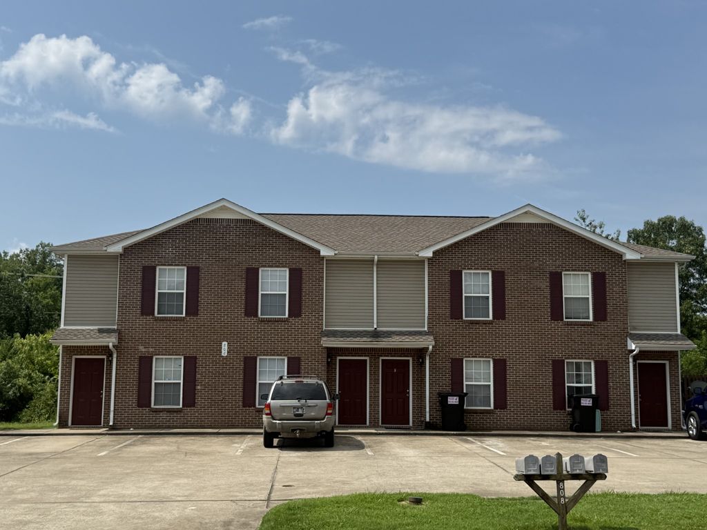 808 Oak Arbor Ct, Clarksville, TN 37040