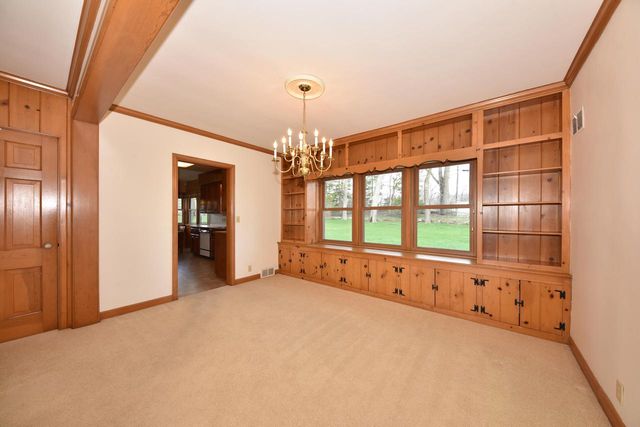 N93W15358 Hillside LANE, Menomonee Falls, WI 53051