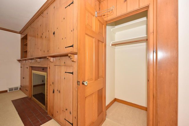 N93W15358 Hillside LANE, Menomonee Falls, WI 53051