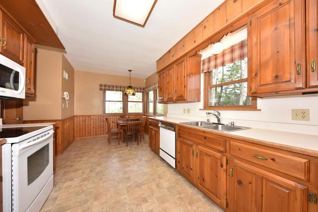 N93W15358 Hillside LANE, Menomonee Falls, WI 53051