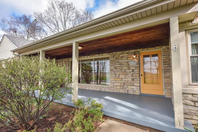N93W15358 Hillside LANE, Menomonee Falls, WI 53051
