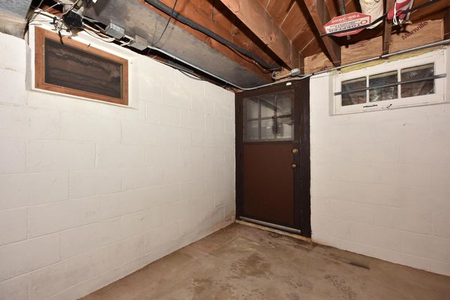 N93W15358 Hillside LANE, Menomonee Falls, WI 53051