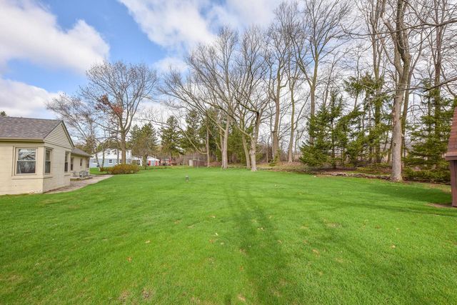 N93W15358 Hillside LANE, Menomonee Falls, WI 53051