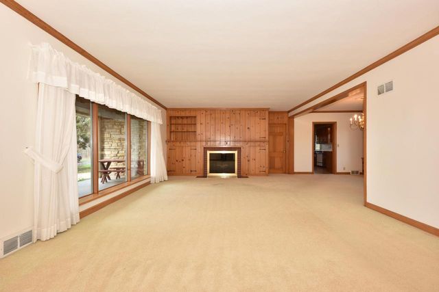 N93W15358 Hillside LANE, Menomonee Falls, WI 53051