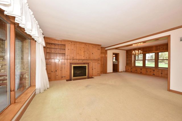 N93W15358 Hillside LANE, Menomonee Falls, WI 53051