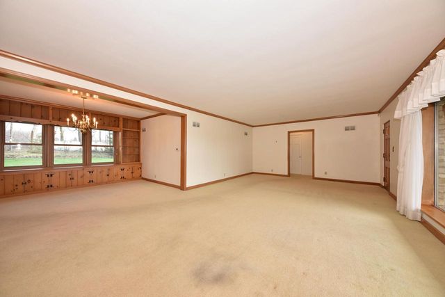 N93W15358 Hillside LANE, Menomonee Falls, WI 53051