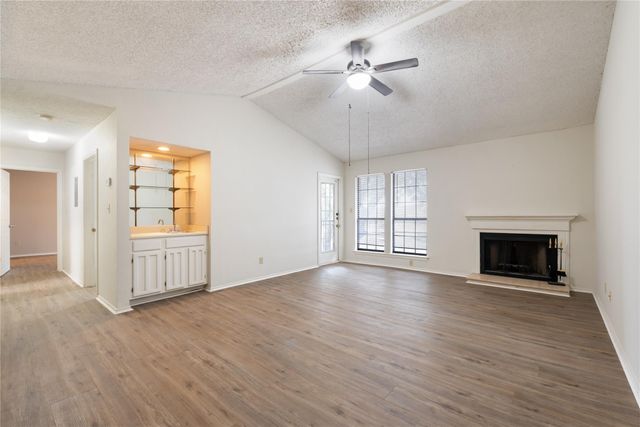 1202 Thorpe LN 216, San Marcos, TX 78666