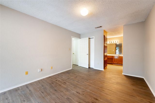 1202 Thorpe LN 216, San Marcos, TX 78666