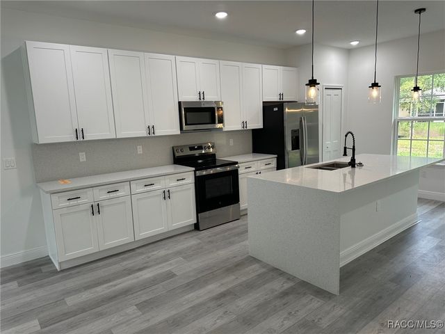 2486 W Magenta Drive, Citrus Springs, FL 34434