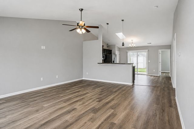 707 W 77th Avenue, Merrillville, IN 46410