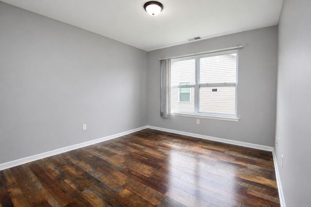 707 W 77th Avenue, Merrillville, IN 46410