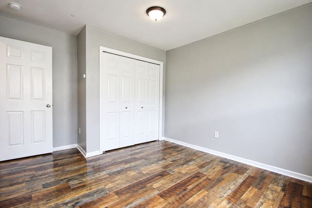 707 W 77th Avenue, Merrillville, IN 46410
