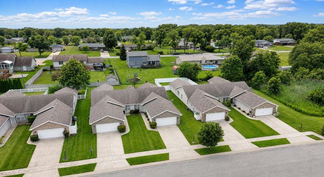 707 W 77th Avenue, Merrillville, IN 46410