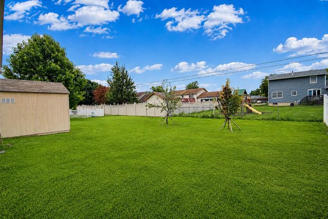 707 W 77th Avenue, Merrillville, IN 46410