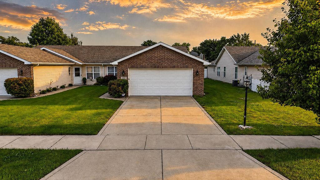 707 W 77th Avenue, Merrillville, IN 46410