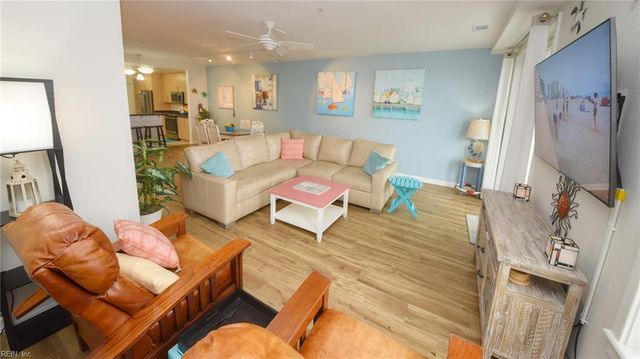 3738 Sandpiper Rd Apt 317B, Virginia Beach, VA 23456