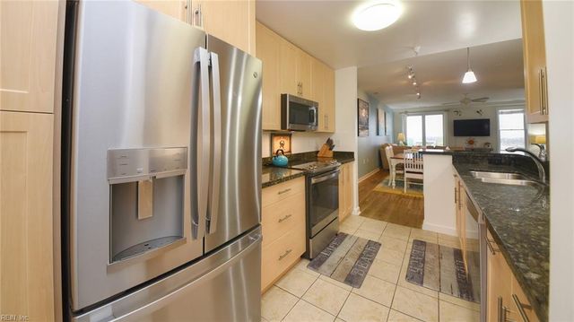 3738 Sandpiper Rd Apt 317B, Virginia Beach, VA 23456