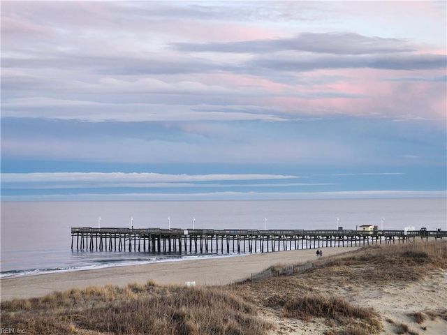 3738 Sandpiper Rd Apt 317B, Virginia Beach, VA 23456