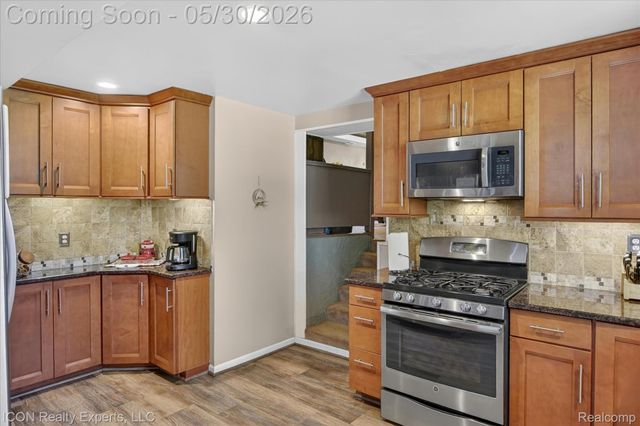 1869 Middle Trail Road, Commerce Charter Township, MI 48390