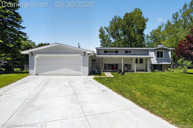 1869 Middle Trail Road, Commerce Charter Township, MI 48390