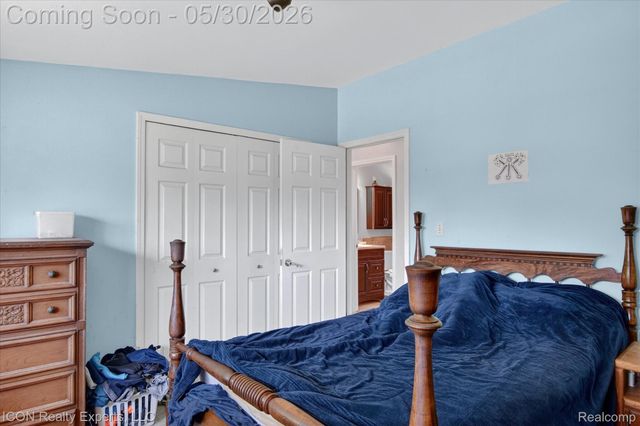 1869 Middle Trail Road, Commerce Charter Township, MI 48390