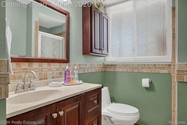 1869 Middle Trail Road, Commerce Charter Township, MI 48390