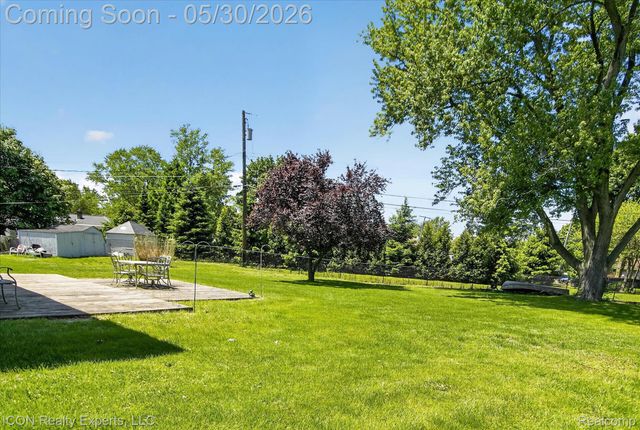 1869 Middle Trail Road, Commerce Charter Township, MI 48390