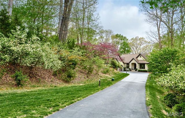 1275 Diamond Valley Drive, High Ridge, MO 63049
