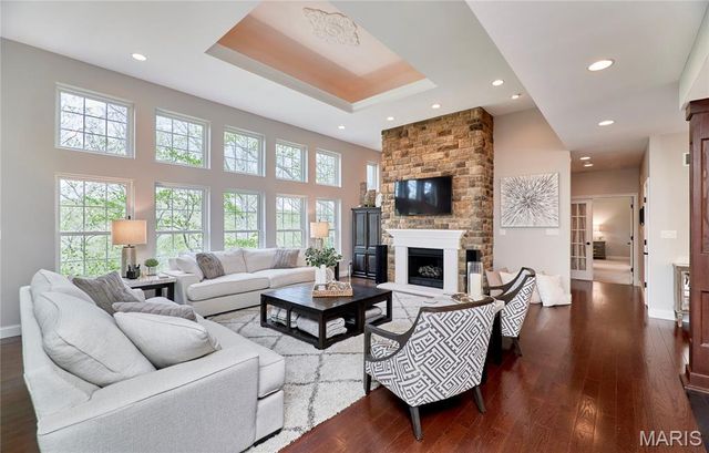 1275 Diamond Valley Drive, High Ridge, MO 63049