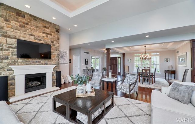1275 Diamond Valley Drive, High Ridge, MO 63049