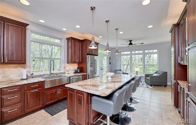 1275 Diamond Valley Drive, High Ridge, MO 63049