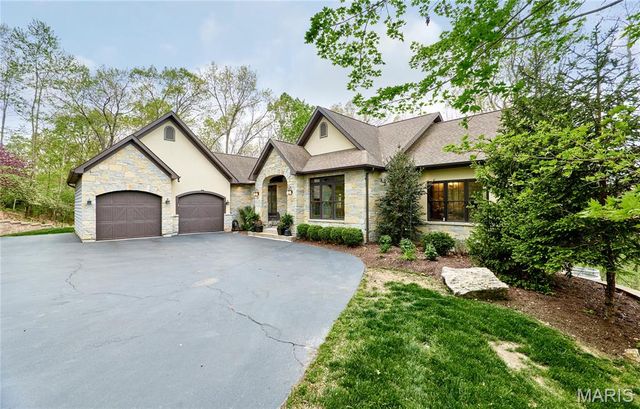 1275 Diamond Valley Drive, High Ridge, MO 63049
