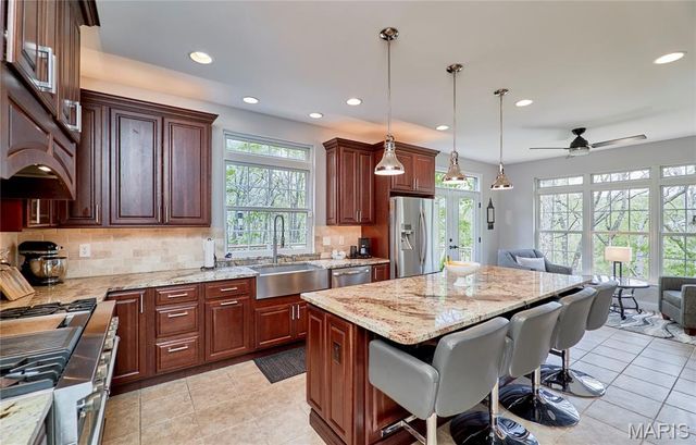1275 Diamond Valley Drive, High Ridge, MO 63049