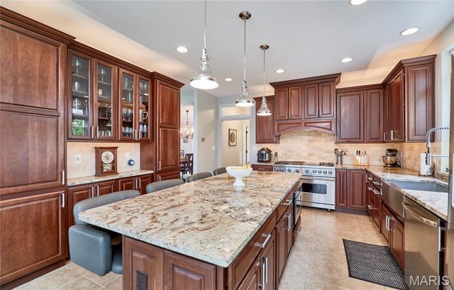 1275 Diamond Valley Drive, High Ridge, MO 63049