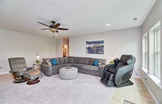 1275 Diamond Valley Drive, High Ridge, MO 63049