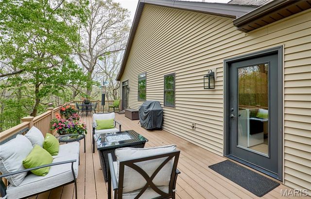 1275 Diamond Valley Drive, High Ridge, MO 63049